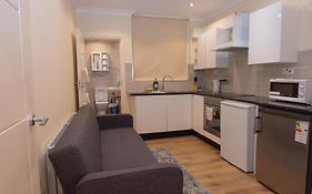 Evergreen Apartments- Flat 1, London